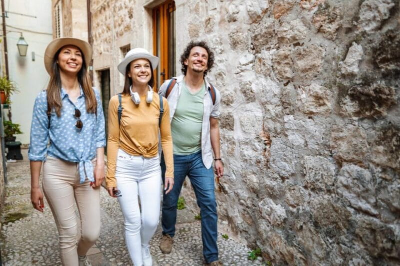 Discover Marseille: A Walking Tour of City Highlights - Admiring Architectural Grandeur at Rue de la République