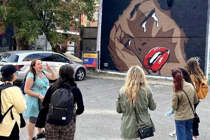 Discover Montreals Street Art: Private 2-hour Walking Tour - Photographic Opportunities