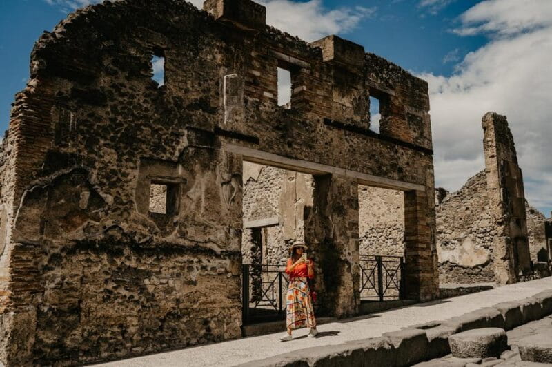 Discover Pompeii: Spanish Walking Tour of the Buried City - Key Points / Takeaways