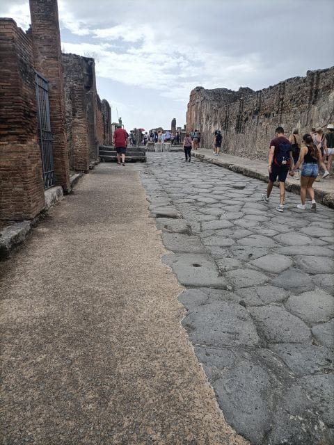 Discover Pompeii with a professional guide for 2hrs - The Value of a Private, Guided Visit in Pompeii