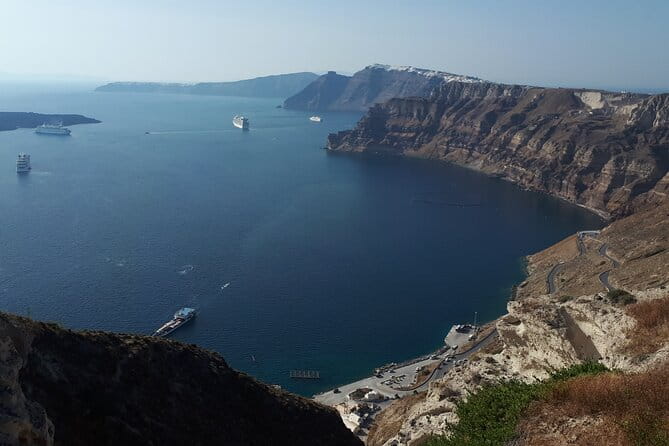 Discover Santorini - Exploring the Island: A Step-by-Step Breakdown