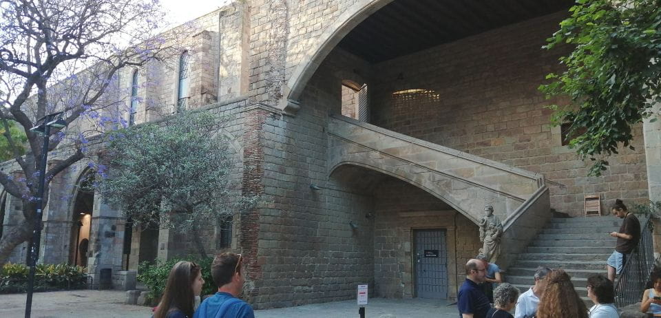 Discover the Beauty & History of Raval Area From Ixc. to Now - Key Points