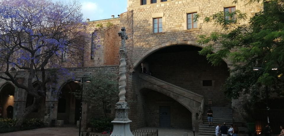 Discover the Beauty & History of Raval Area From Ixc. to Now - Experience Highlights