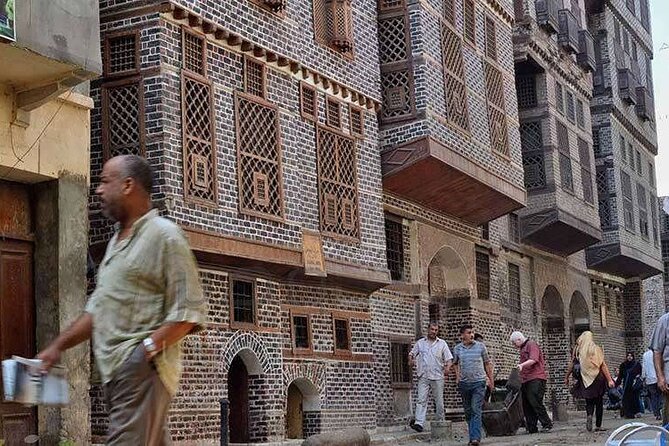 Discover The Historical Mosques In Cairo - Architectural Highlights