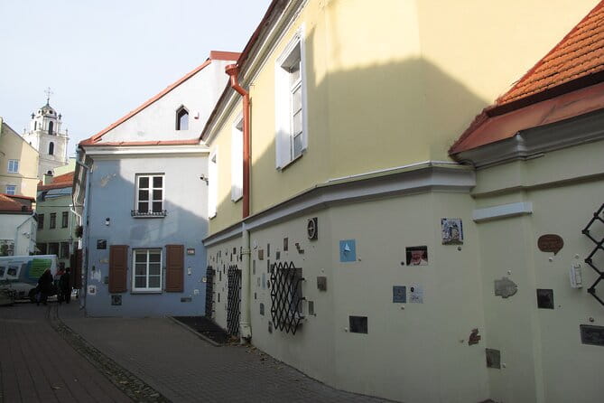 Discover the main sights and hidden gems in Vilnius Old Town - Price and Logistics