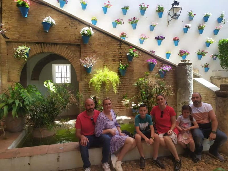 Discover the Patios of Cordoba: A Treasure of Color and Tradition. - Summary