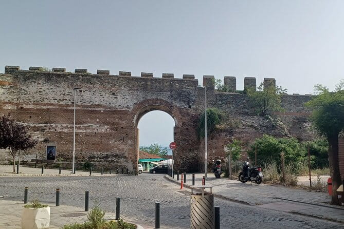 Discover the Secrets of Roman Byzantine and Ottoman Selanik - The Tour Itself: A Walk Through Time