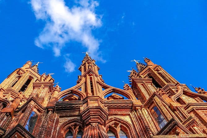 Discover Vilnius most Photogenic Spots with a Local - Exploring Vilnius’s Photogenic Corners