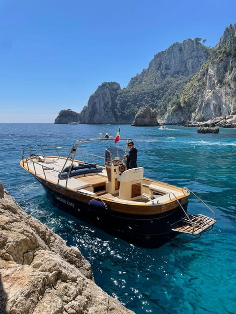 Discovering the island of Capri by boat Fratelli Aprea open 750 - Key points / Takeaways
