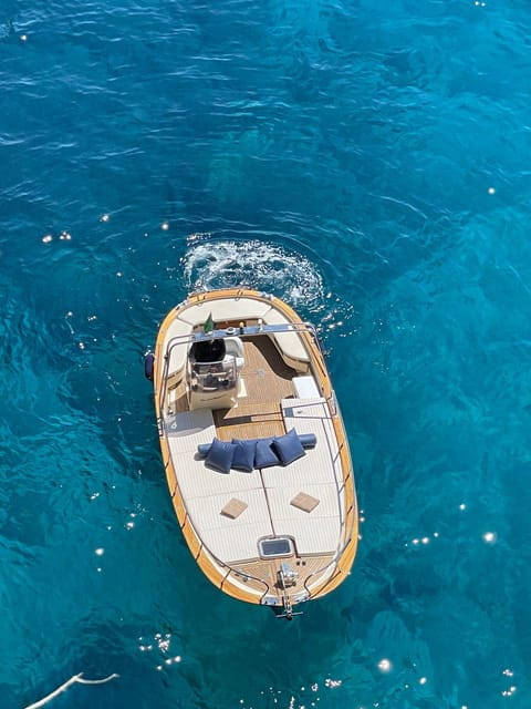 Discovering the island of Capri by boat Fratelli Aprea open 750 - FAQ