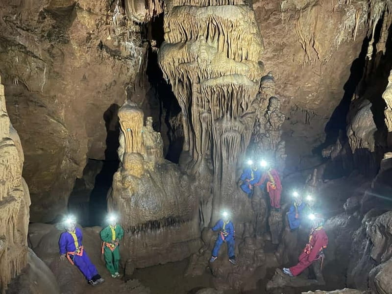 Discovery caving - Grotte Arva Claire - Starting Off at the Meeting Point
