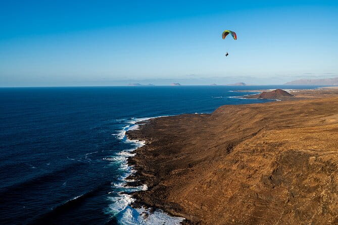 DISCOVERY FLIGHT tandem paragliding Lanzarote with pro pilot - Introduction to the Discovery Flight Tandem Paragliding in Lanzarote