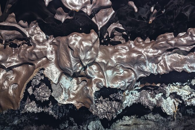 Discovery of the Lava Tubes 2004 of Piton De La Fournaise - Mandatory Gear