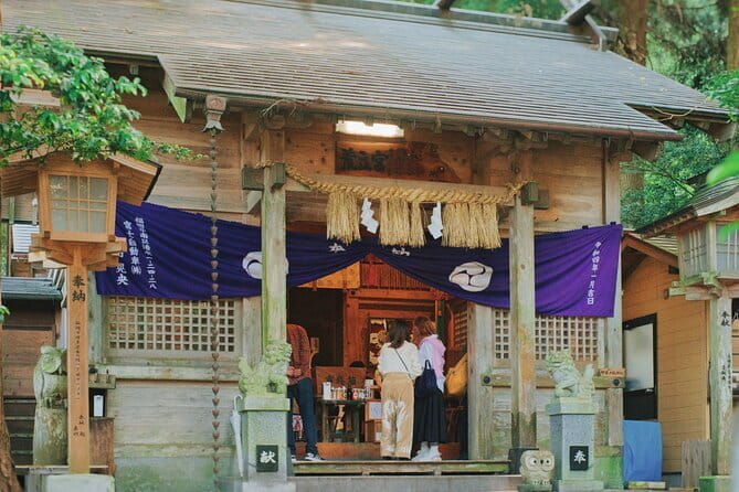 Divine Footsteps & Anime Locations: Takachiho One Day Bus Tour - Jidori Chicken Tasting