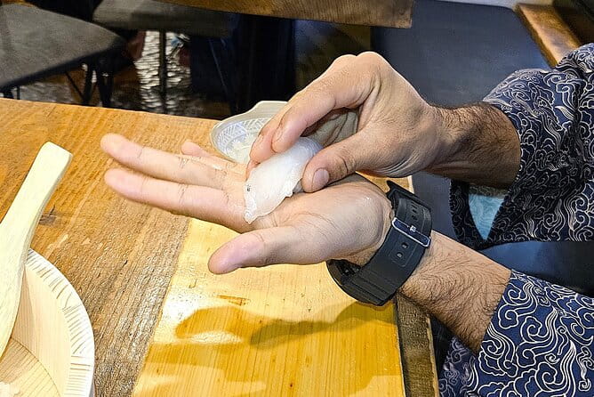 DIY Sushi Cooking Class at Izakaya in Yokohama - Experiencing the Class