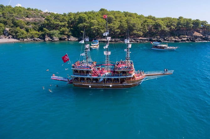 Dolphin Islands Boat Trip Lunch and Soft Drink Included From Side - Lunch on Board: A Satisfying Meal