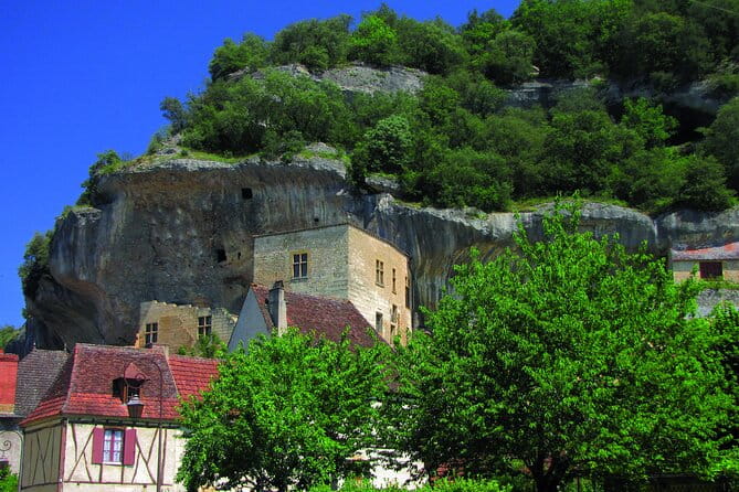 Dordogne Day Tour : Prehistory and The Art of the Caves from Sarlat - FAQ