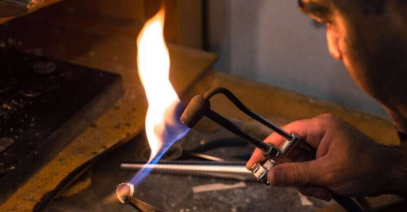 Dorgali: visit a goldsmith's lab of the Sardinian filigree - Who Should Consider This Experience?