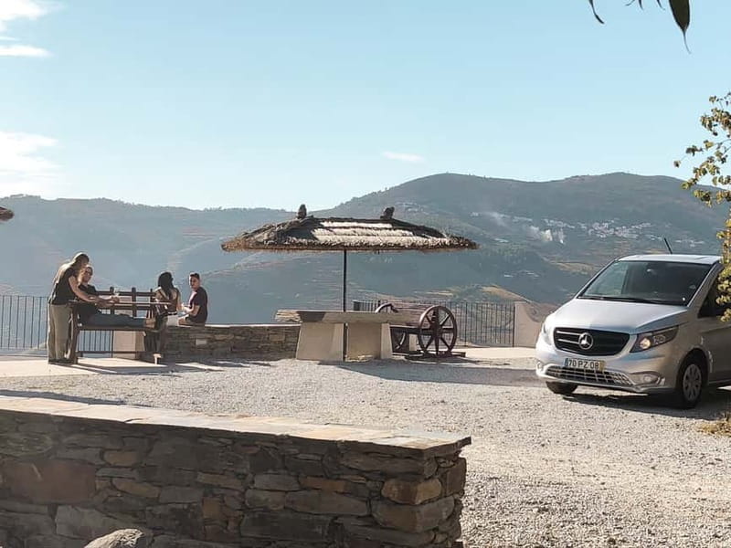 Douro Valley: Real Small-Group, Wine Tasting, Lunch & Boat - Who is this tour best for?