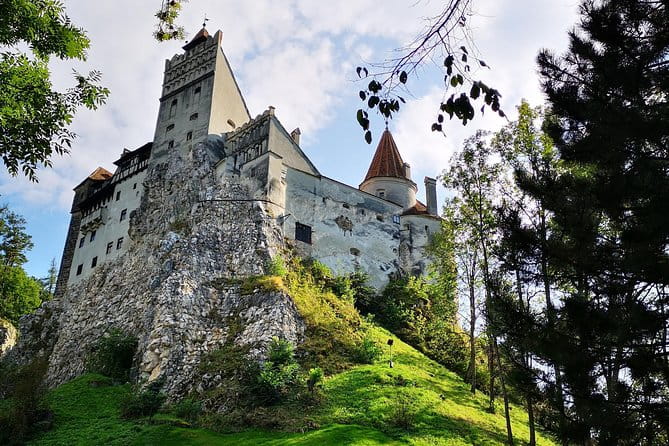 Dracula Private Tour - Exploring Bucharest’s Gateway to Transylvania
