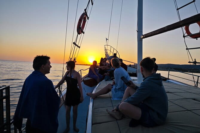 Dreamy Sails - Sunset Tour With Dinner And Wine - The Sum Up: Who Should Consider This Sunset Cruise?