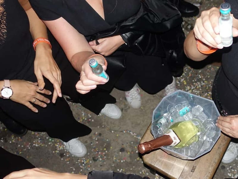 Dresden: JGA bar & club tour: Unforgettable evening with champagne & party - Logistics and Practicalities