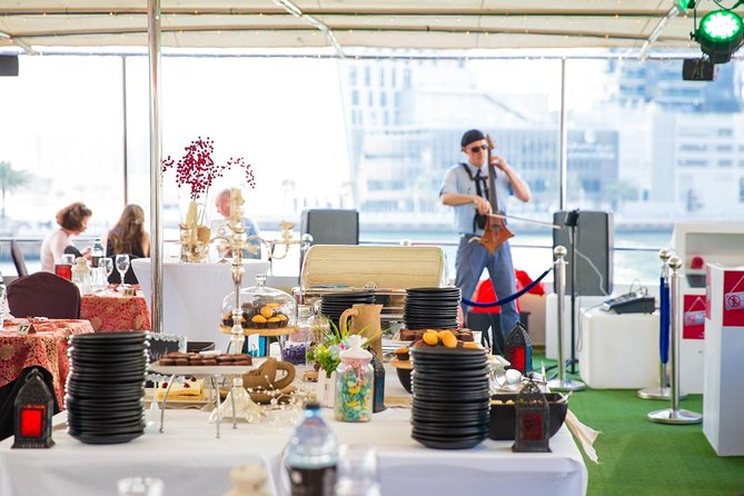 Dubai Marina Dinner Cruise With Drinks & Live Music - Inclusions and Amenities
