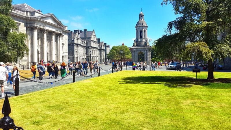 Dublin: Guided Sights and Pints Tour - Price and Logistics — Good Value for a Personal Tour