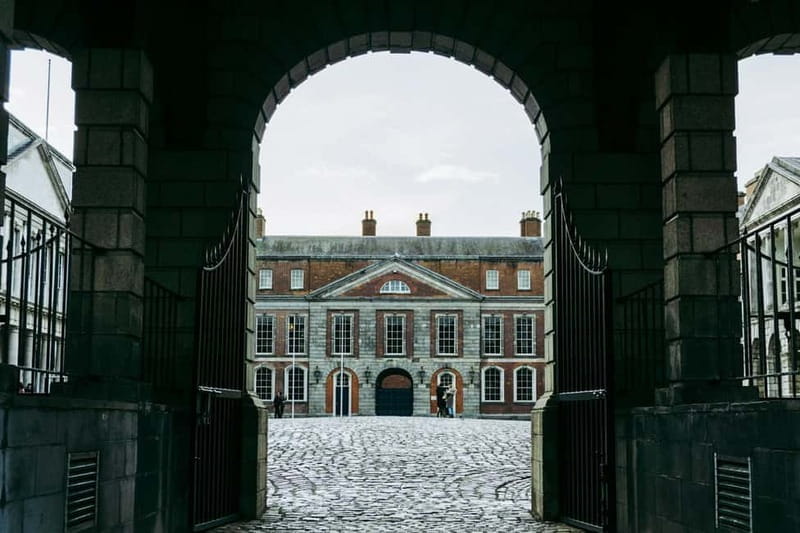 Dublin: Historic Landmarks & Revolution Stories Walking Tour - Key points / Takeaways