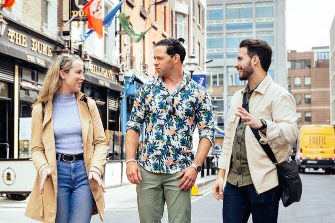 Dublin Historical Pub Tour with a Local: 100% Personalized & Private - The Intimate Atmosphere and Guide’s Role