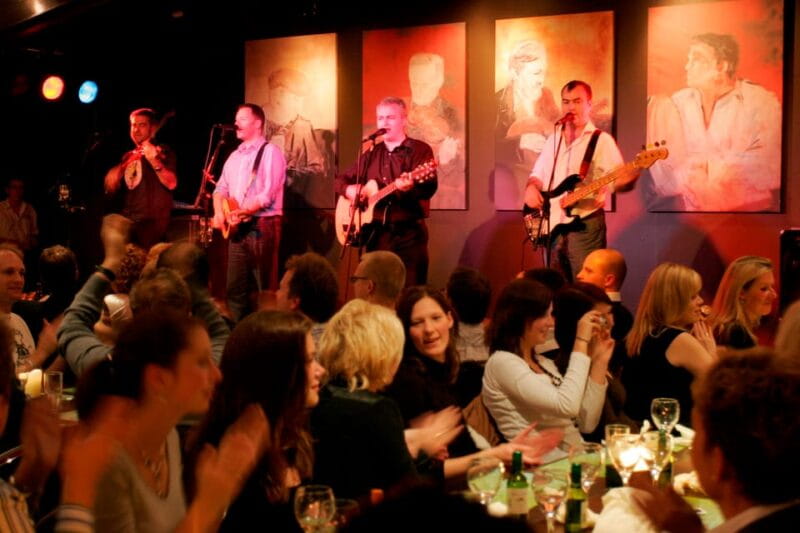 Dublin: Irish Night Show at the Merry Ploughboy Pub - The Dinner Experience: Irish Food at Its Best