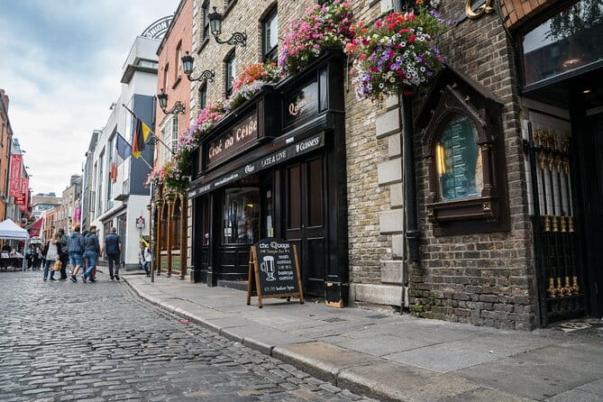 Dublin Old Town: Famous Pubs Exploration Game and Tour - FAQ