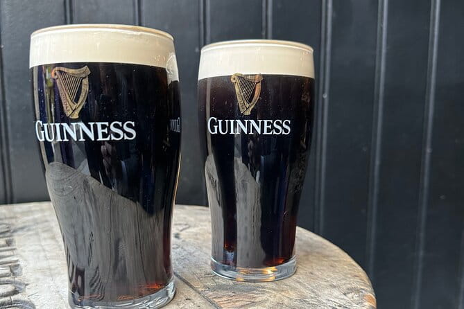 Dublin Pub Tour: Guinness Perfect Pour, Whiskey, Music and More - A Practical Look at the Dublin Pub Tour
