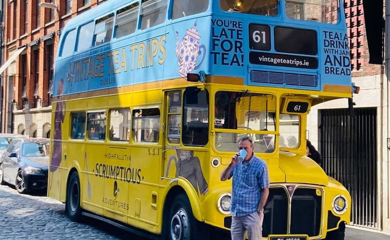 Dublin: Small Group Walking Tour includes Temple Bar - The Literary Ties and Historic Churches