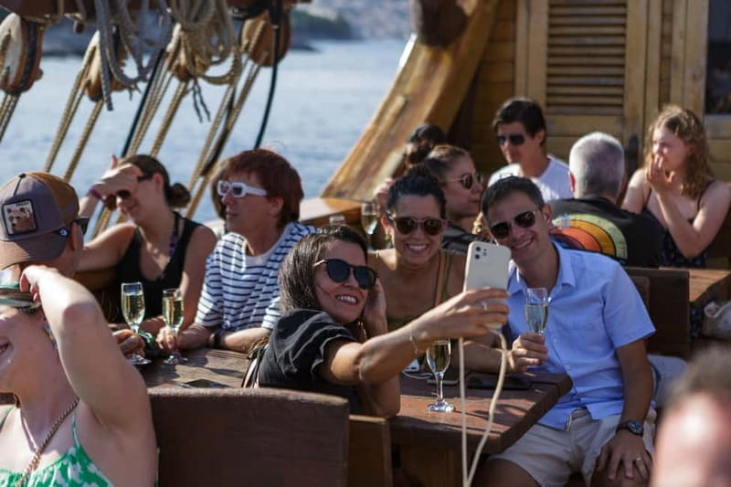 Dubrovnik: Galleon Sunset Cruise with a Live Guide & Drink - Key Points / Takeaways