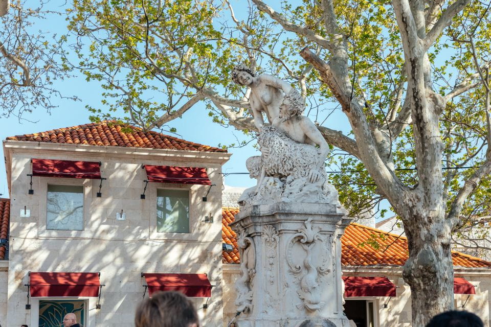 Dubrovnik: Hidden Gems and Highlights Private Walking Tour - Exploring Iconic Landmarks