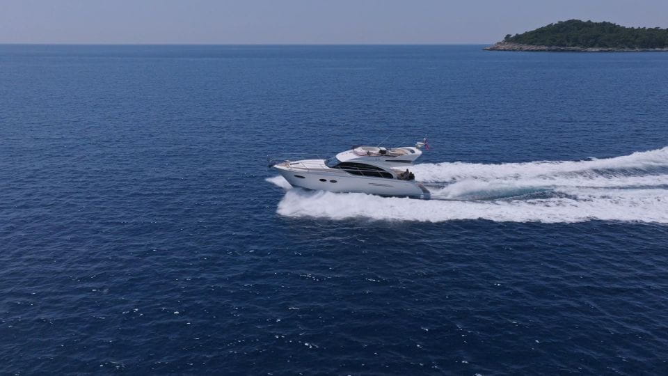 Dubrovnik: Motor Yacht Charter - Included Services