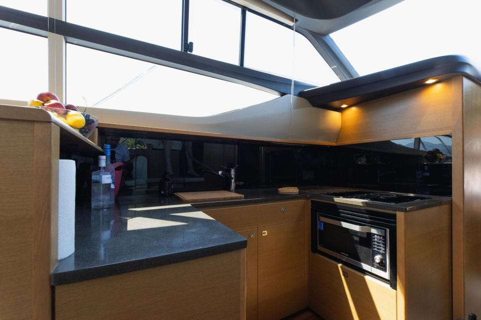 Dubrovnik: Motor Yacht Charter - Meeting Point