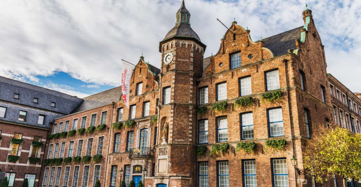 Duesseldorf: Self-Guided Outdoor Escape Game - Teamwork and Flexibility