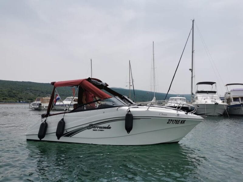 Dunat/Krk: Rent a boat Oki Barracuda 585 - Starting Your Day: Meeting at the Dock and Getting Ready