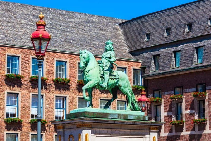 Dusseldorf: 2-hour Best Intro Walking Tour with a Local - Navigating Dusseldorf: What You Can Expect from the Tour