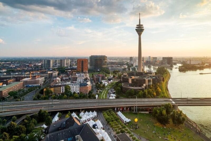 Dusseldorf : Highlights Walking tour with A Guide - Ascending the Rhine Tower: Panoramic City Views