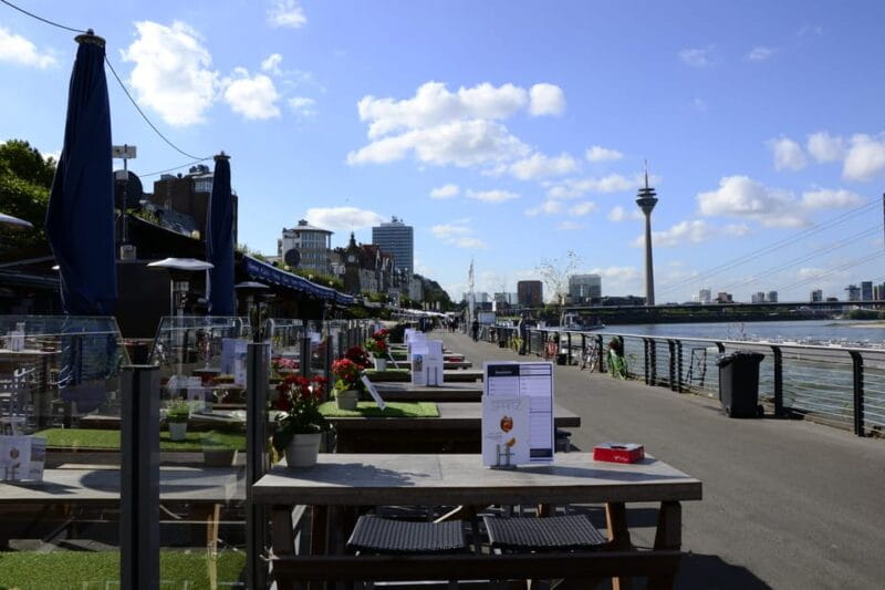 Düsseldorf: Old town and banks of Rhine - heart and lifeline - Riverside Relaxation: The Rheinuferpromenade