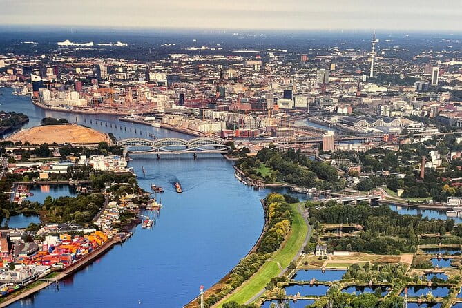 E-bike activity in Hamburg with a cultural program and snacks - Who Would Enjoy This Tour?
