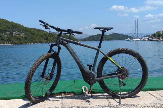 E bike rental National park Mljet - The Experience: Cycling through Mljet’s Lakes with Ease