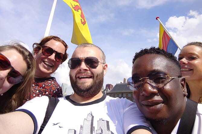 e-Scavenger Hunt London: Explore the City at Your Own Pace - Who is This Tour Best For?