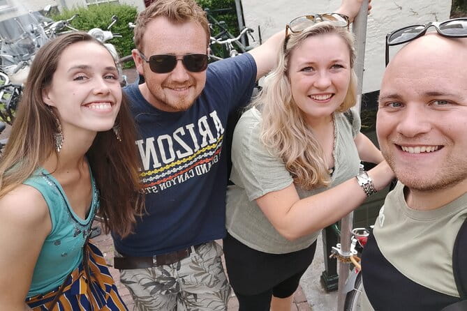 e-Scavenger hunt Münster: Explore the city at your own pace - Exploring Münster with an Interactive Smartphone Scavenger Hunt