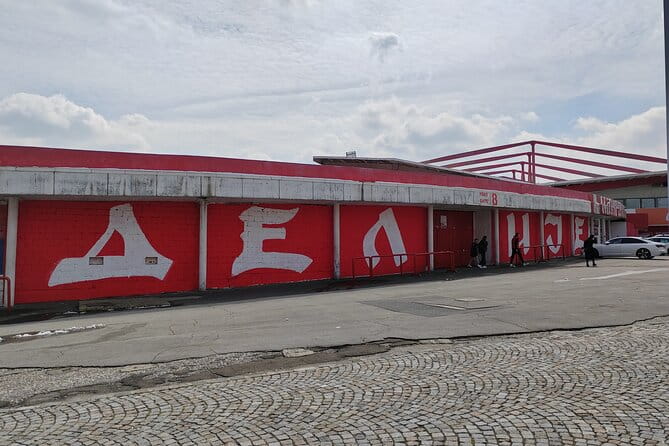 E-Scooter Belgrade Hooligans Tour - Neighborhoods and Graffiti: Street Art with a Story