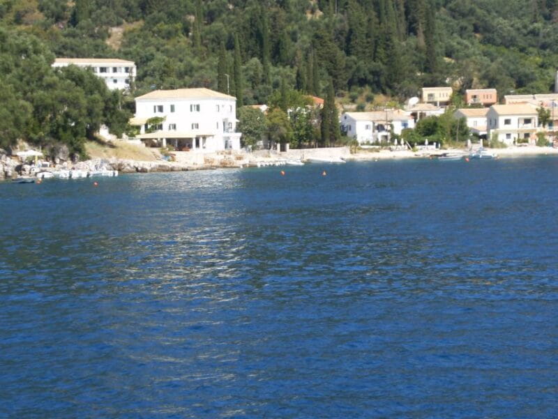 East coast cruise - Sightseeing and BBQ Lunch - Key Points / Takeaways