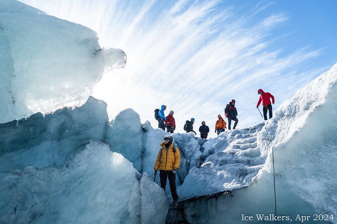 Easy Hike on Sólheimajökull Glacier - Entering the Icy Wonderland: The Itinerary in Detail